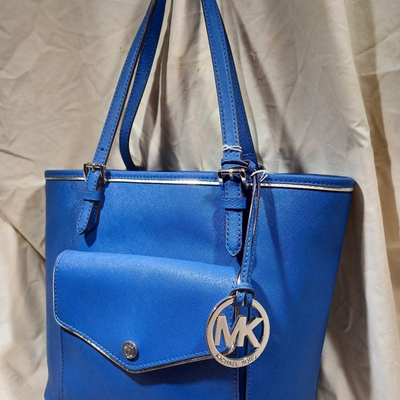 Michael kors tote - Picture 4 of 7